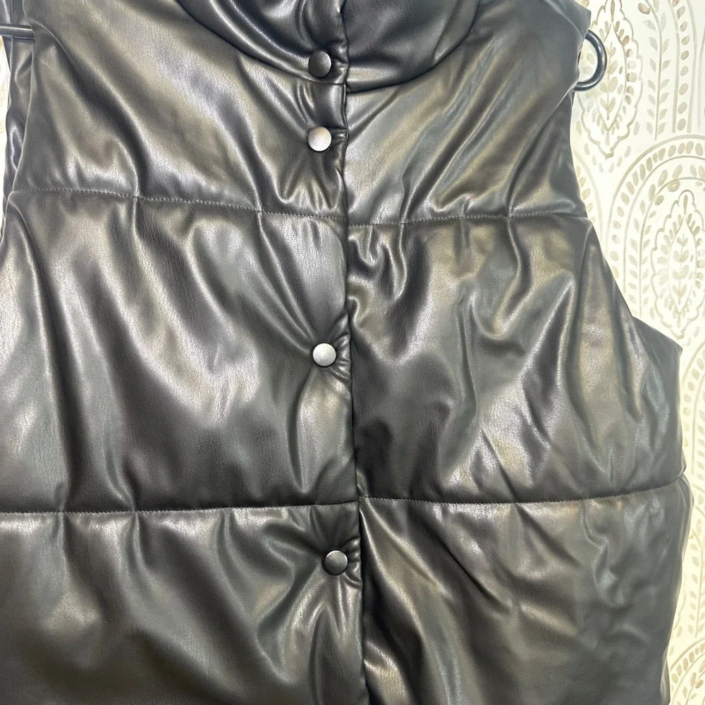 No Boundaries Black Faux‎ Leather Puffer Vest Funnel Neck Snap Front Size L